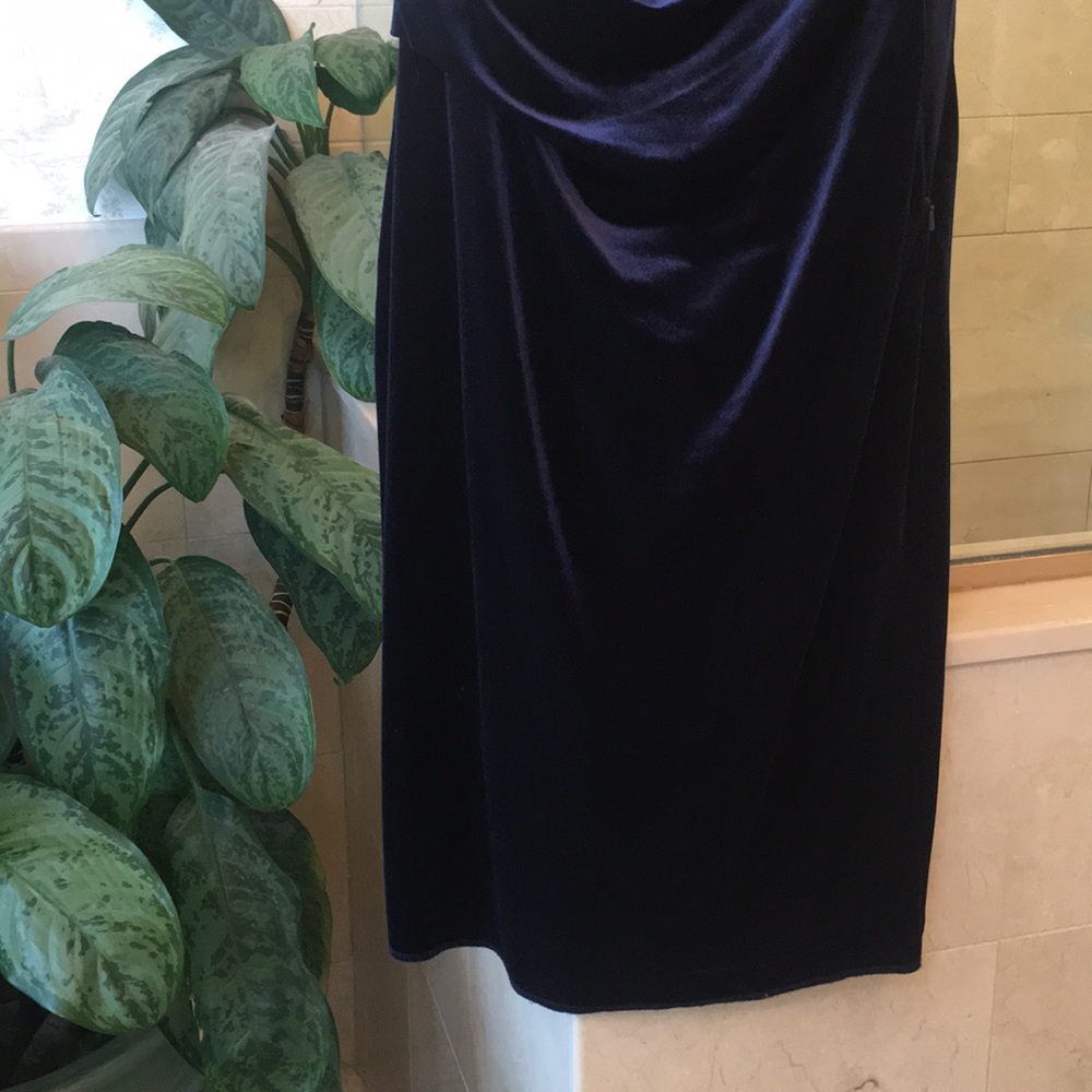 Dress - Picture 3 of 5
